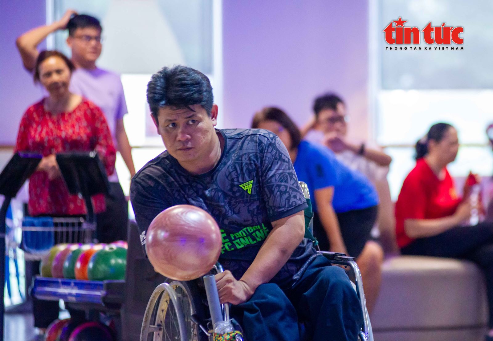 Câu lạc bộ Bowling dành cho người khuyết tật đầu tiên tại TP Hồ Chí Minh - Ảnh 3. Câu lạc bộ Bowling dành cho người khuyết tật đầu tiên tại TP Hồ Chí Minh - Ảnh 3.