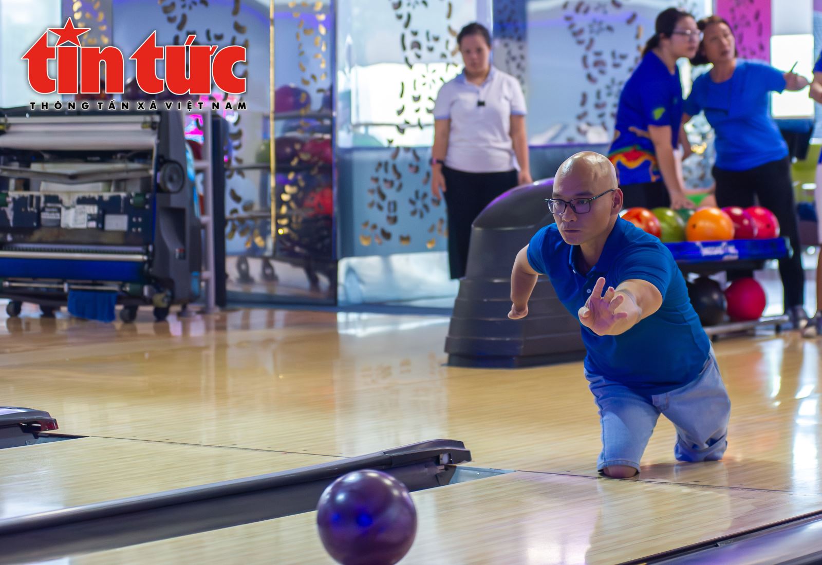 Câu lạc bộ Bowling dành cho người khuyết tật đầu tiên tại TP Hồ Chí Minh - Ảnh 7. Câu lạc bộ Bowling dành cho người khuyết tật đầu tiên tại TP Hồ Chí Minh - Ảnh 7.