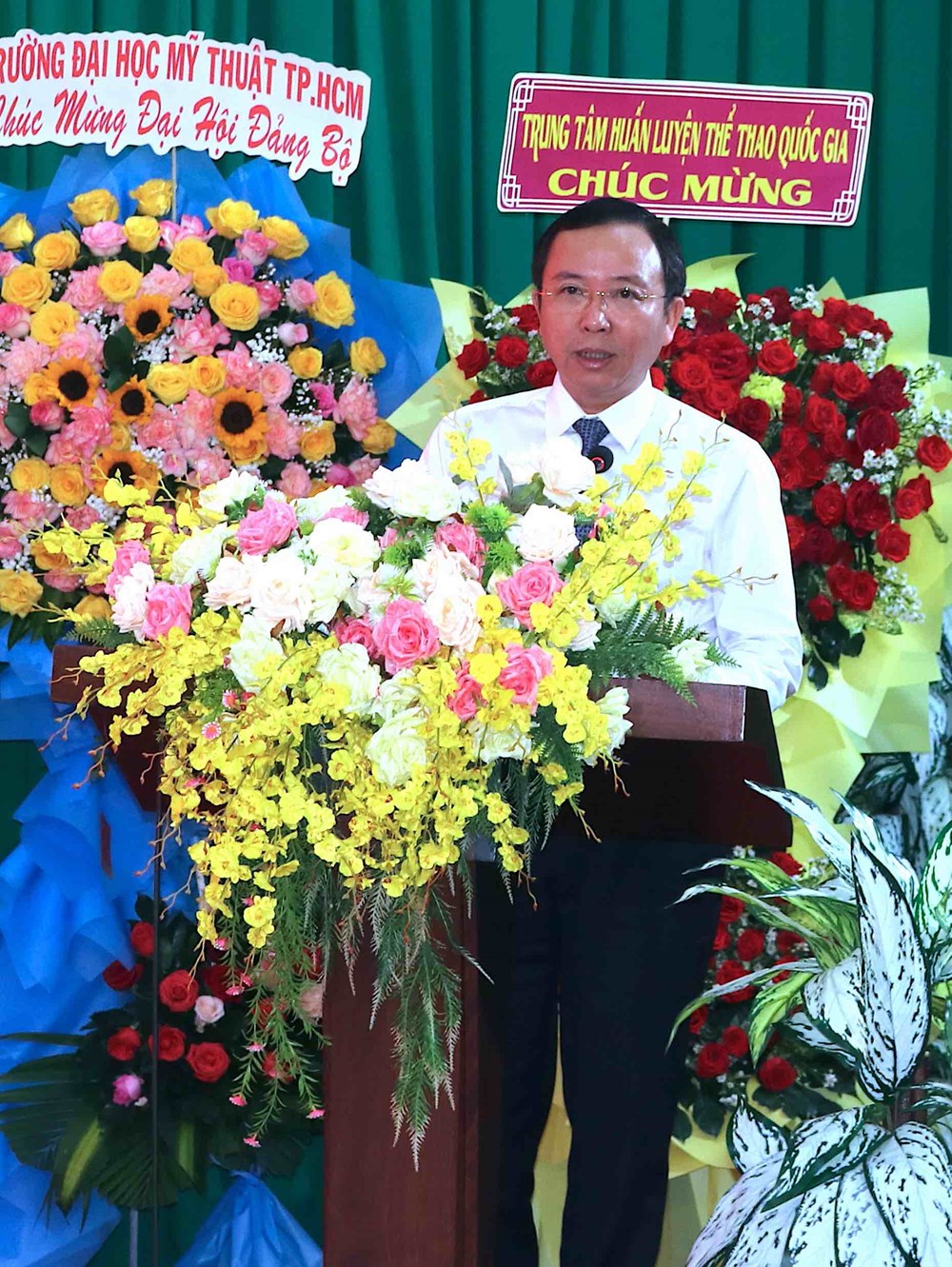 Trường Đại học TDTT TP.HCM tổ chức thành công Đại hội Đảng bộ nhiệm kỳ 2025–2030 - Ảnh 2. Trường Đại học TDTT TP.HCM tổ chức thành công Đại hội Đảng bộ nhiệm kỳ 2025–2030 - Ảnh 2.