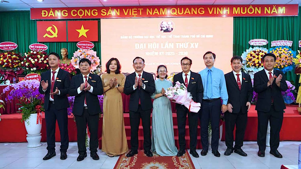 Trường Đại học TDTT TP.HCM tổ chức thành công Đại hội Đảng bộ nhiệm kỳ 2025–2030 - Ảnh 7. Trường Đại học TDTT TP.HCM tổ chức thành công Đại hội Đảng bộ nhiệm kỳ 2025–2030 - Ảnh 7.
