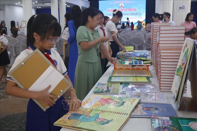 Hình thành thói quen đọc sách trong thế hệ trẻ - Ảnh 3. Hình thành thói quen đọc sách trong thế hệ trẻ - Ảnh 3.