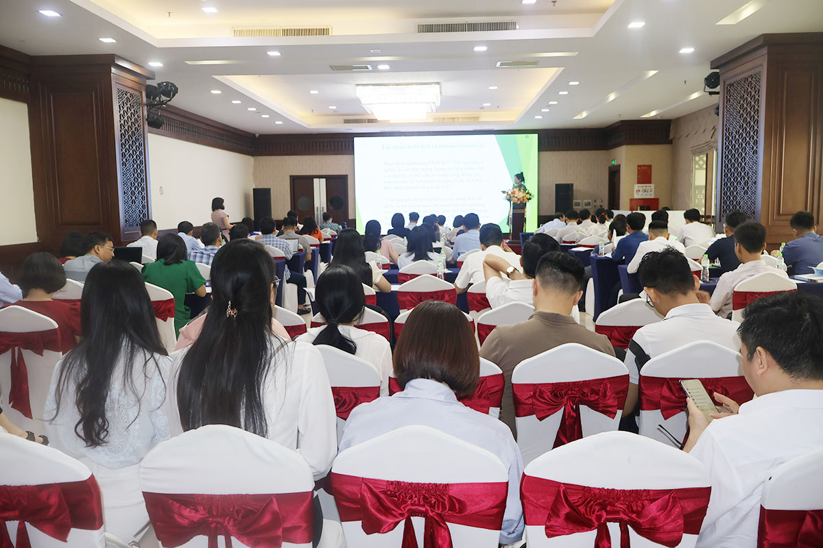 Tập huấn công tác điều tra tài nguyên du lịch khu vực phía Bắc - Ảnh 4. Tập huấn công tác điều tra tài nguyên du lịch khu vực phía Bắc - Ảnh 4.