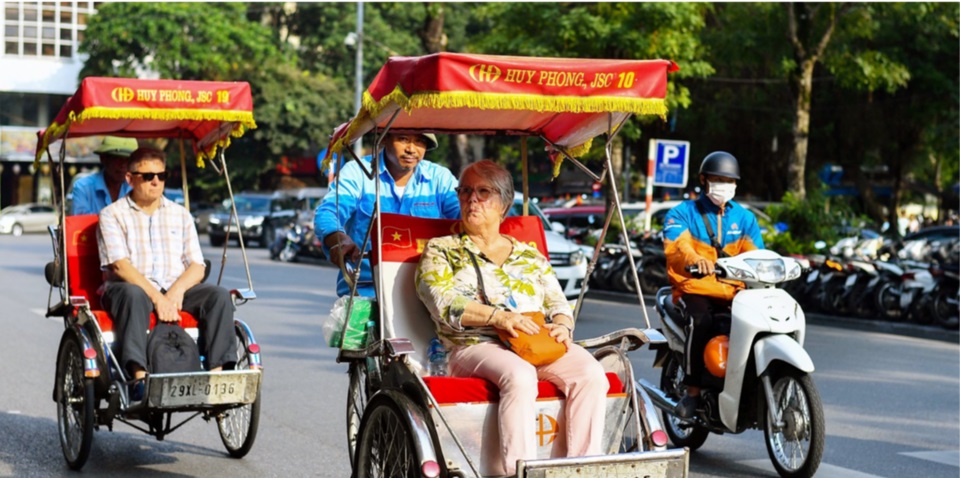 Du lịch Hà Nội tăng tốc đón khách quốc tế thời điểm cuối năm - Ảnh 4. Du lịch Hà Nội tăng tốc đón khách quốc tế thời điểm cuối năm - Ảnh 4.