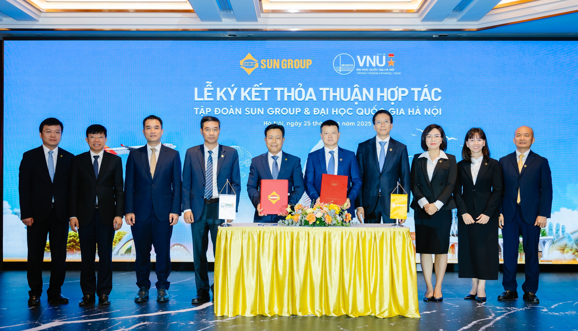 Tập đoàn Sun Group đồng hành cùng Đại học Quốc gia Hà Nội trong đào tạo phát triển thế hệ trẻ - Ảnh 1. Tập đoàn Sun Group đồng hành cùng Đại học Quốc gia Hà Nội trong đào tạo phát triển thế hệ trẻ - Ảnh 1.