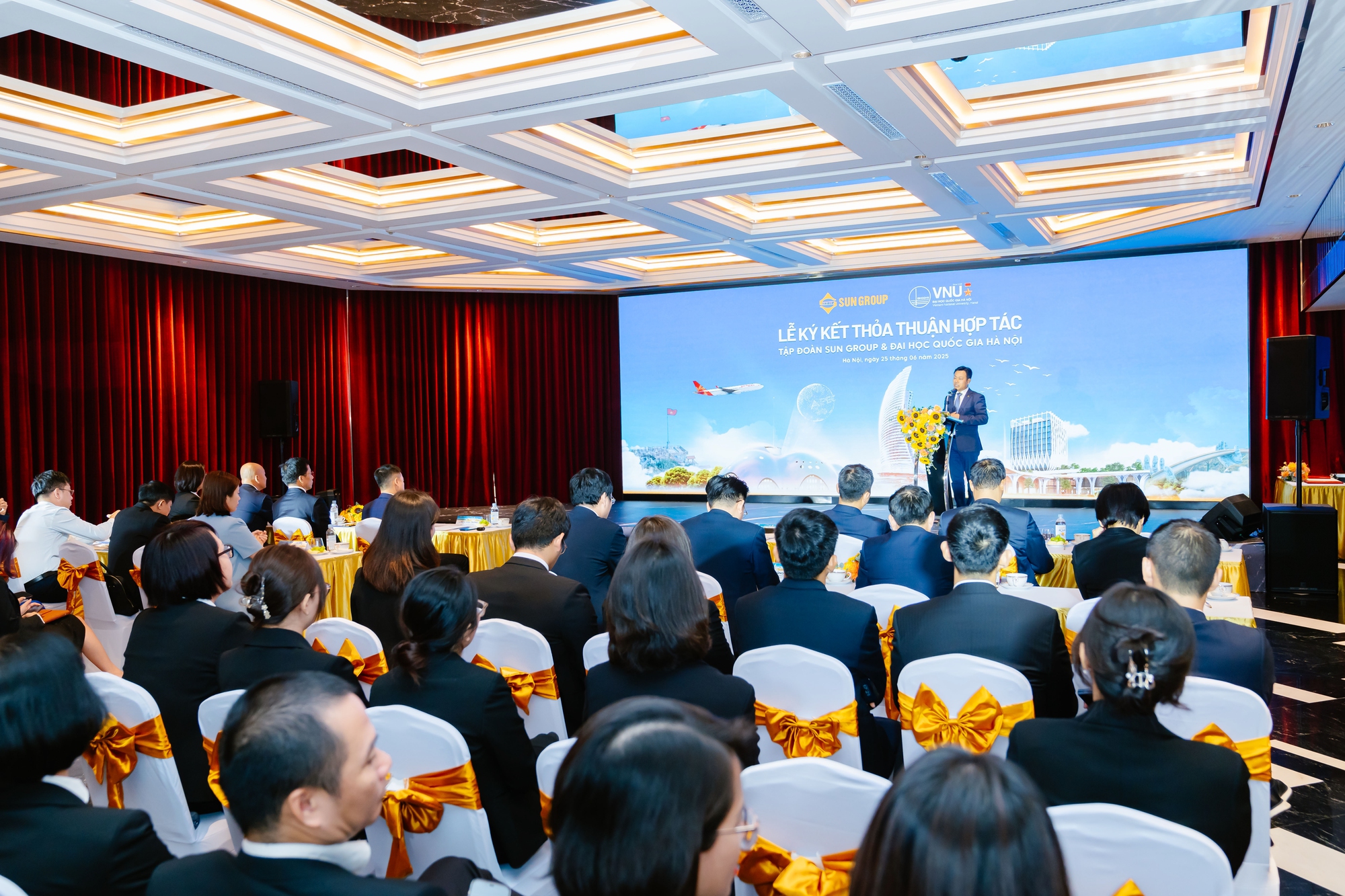 Tập đoàn Sun Group đồng hành cùng Đại học Quốc gia Hà Nội trong đào tạo phát triển thế hệ trẻ - Ảnh 3. Tập đoàn Sun Group đồng hành cùng Đại học Quốc gia Hà Nội trong đào tạo phát triển thế hệ trẻ - Ảnh 3.