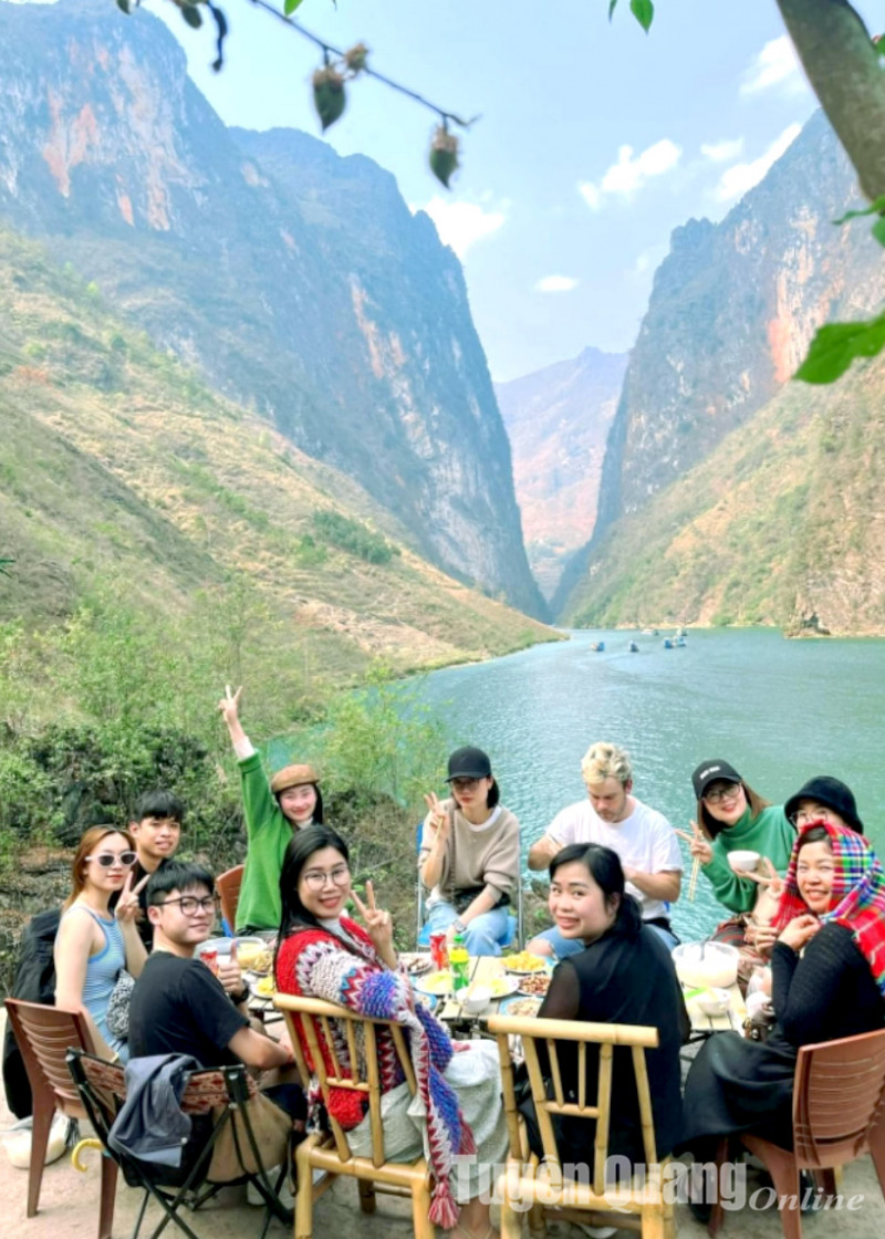 Tuyên Quang: Cơ hội tái cấu trúc ngành du lịch - Ảnh 1. Tuyên Quang: Cơ hội tái cấu trúc ngành du lịch - Ảnh 1.