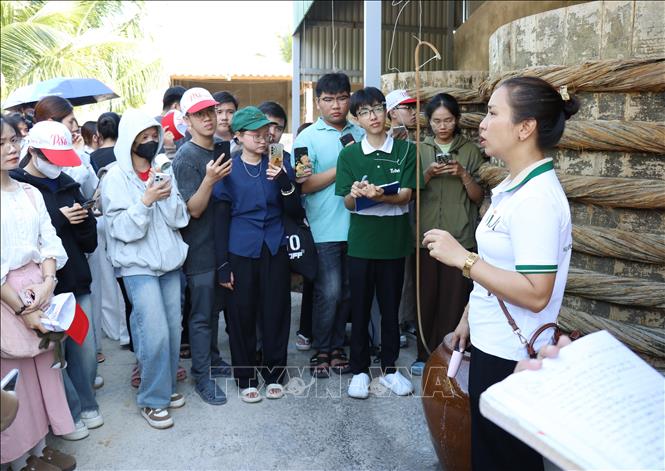 Ninh Thuận: Quảng bá sản phẩm OCOP gắn với du lịch trải nghiệm tại vùng đất của nắng và gió - Ảnh 2. Ninh Thuận: Quảng bá sản phẩm OCOP gắn với du lịch trải nghiệm tại vùng đất của nắng và gió - Ảnh 2.