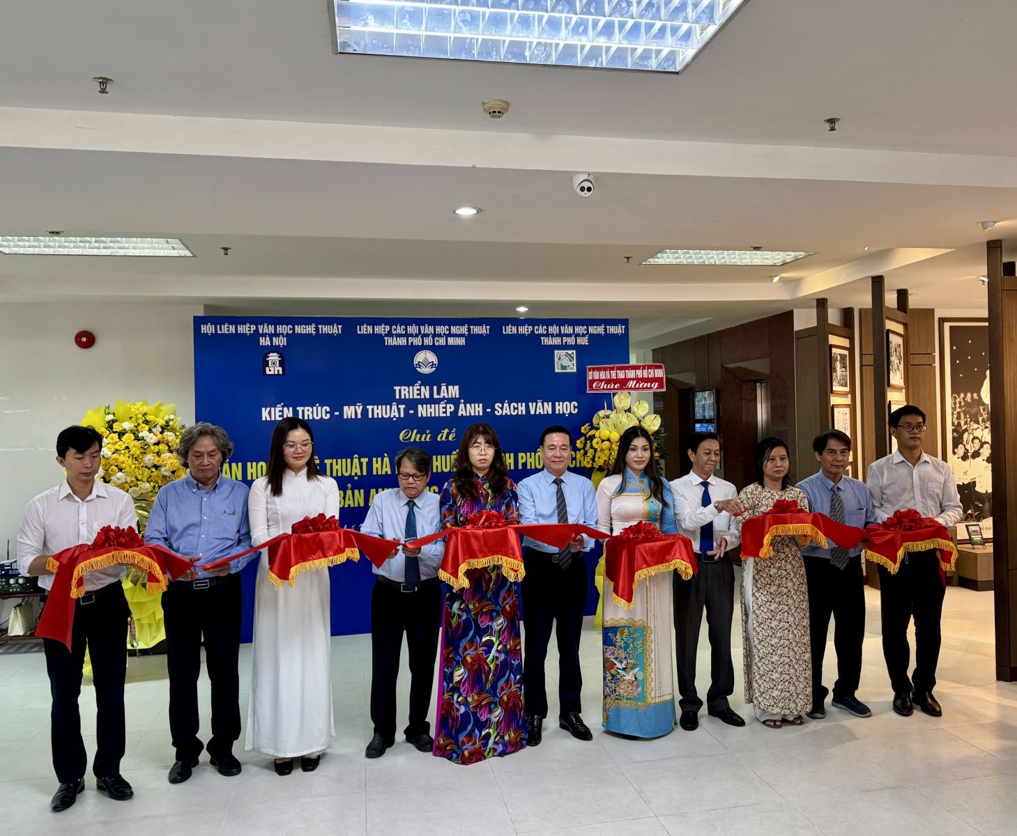 TP Hồ Chí Minh: Khai mạc triển lãm 50 năm tự hào bản anh hùng ca - Ảnh 1. TP Hồ Chí Minh: Khai mạc triển lãm 50 năm tự hào bản anh hùng ca - Ảnh 1.
