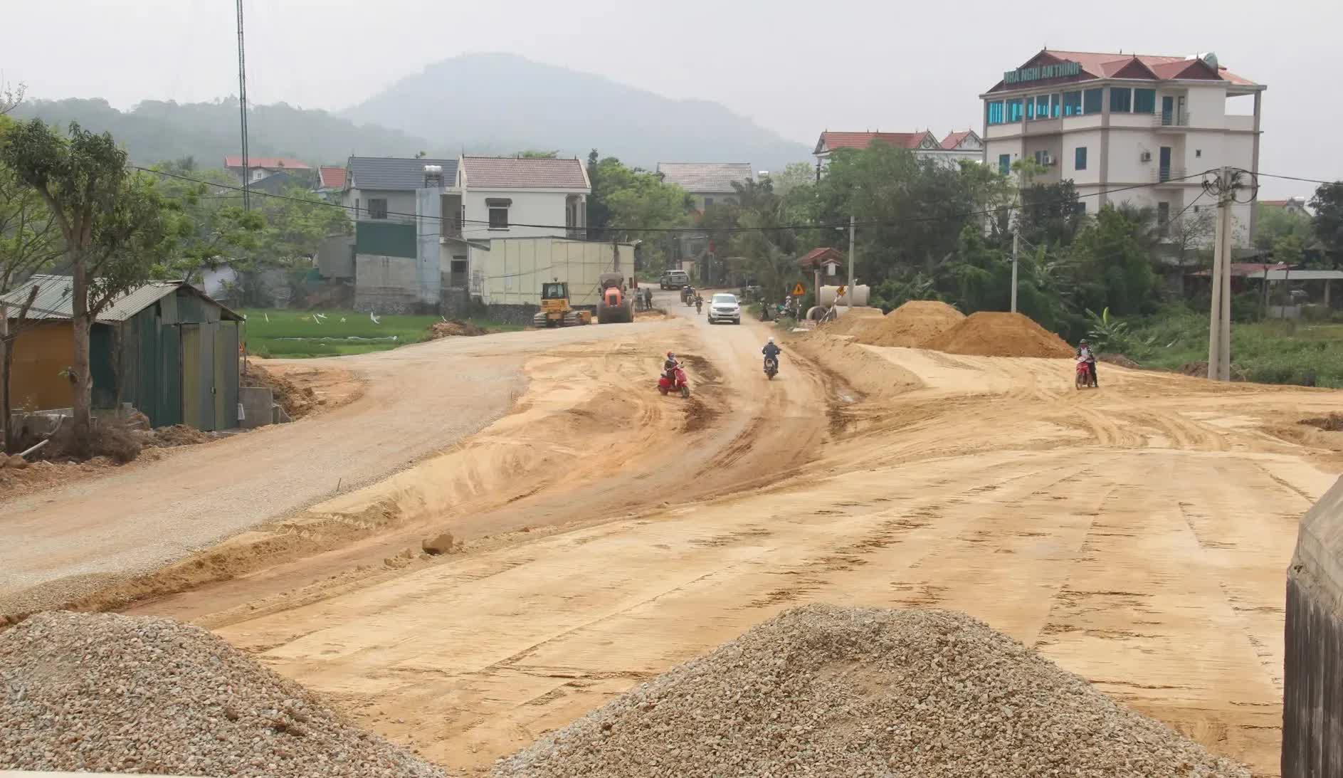 Vĩnh Phúc tăng tốc đầu tư hạ tầng, hướng tới đón 12 triệu du khách năm 2025 - Ảnh 2. Vĩnh Phúc tăng tốc đầu tư hạ tầng, hướng tới đón 12 triệu du khách năm 2025 - Ảnh 2.