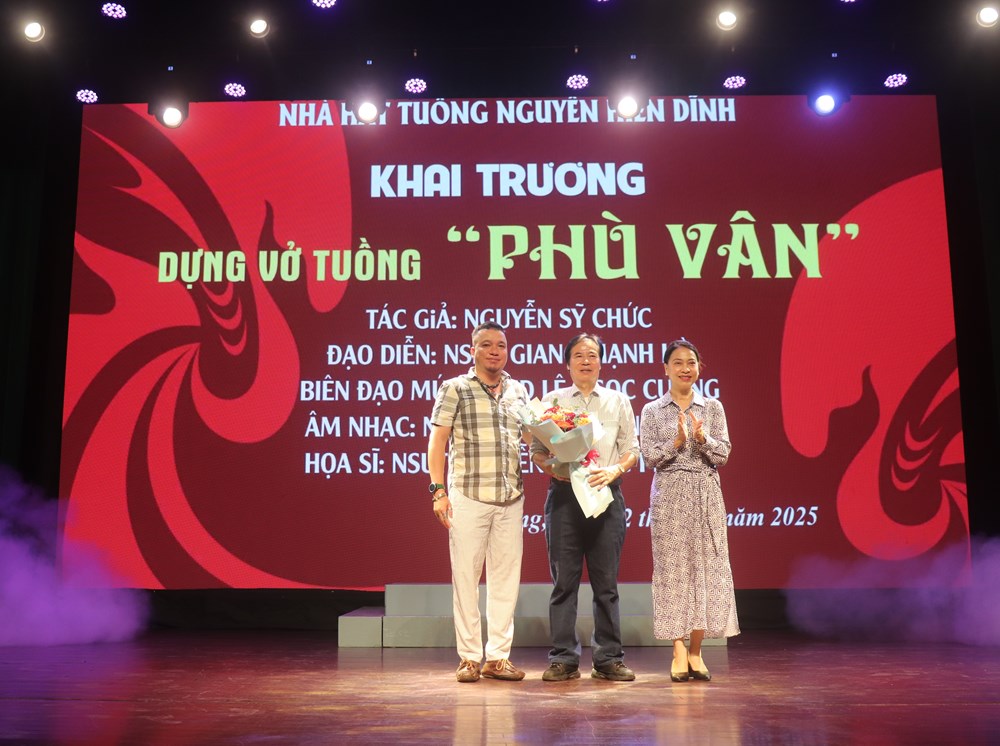 Đà Nẵng: Nhà hát Tuồng Nguyền Hiển Dĩnh dàn dựng vở “Phù Vân” - Ảnh 1. Đà Nẵng: Nhà hát Tuồng Nguyền Hiển Dĩnh dàn dựng vở “Phù Vân” - Ảnh 1.
