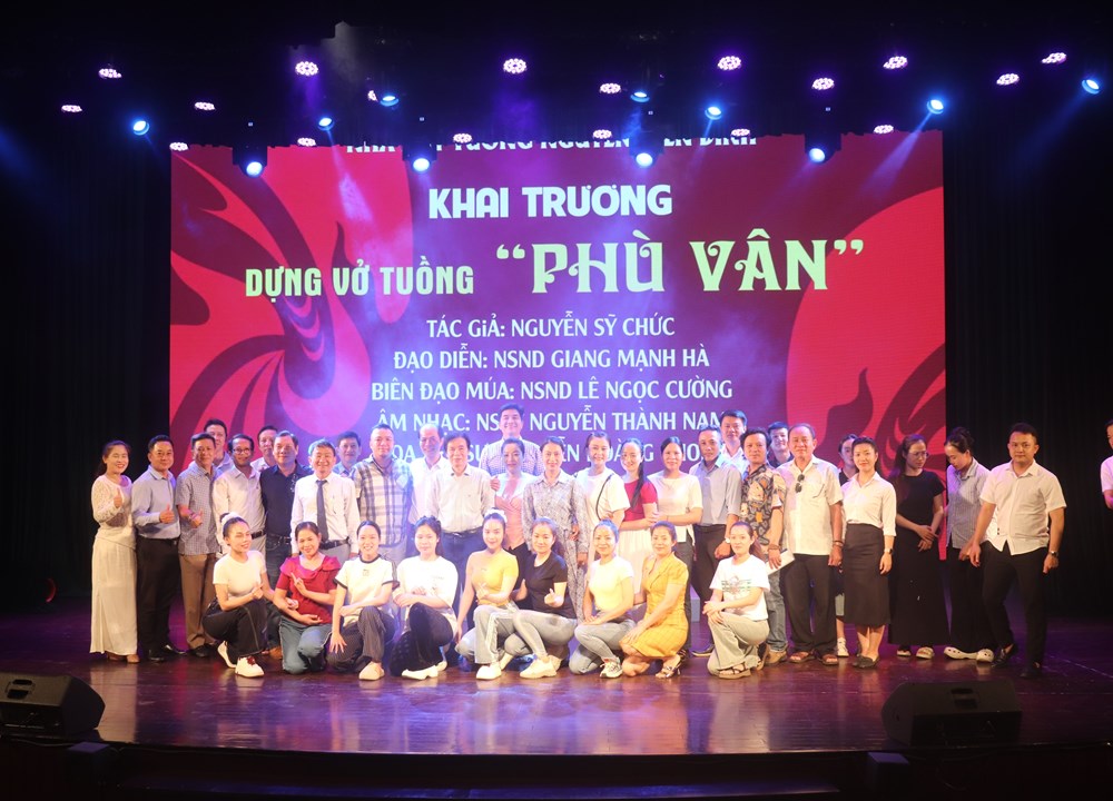 Đà Nẵng: Nhà hát Tuồng Nguyền Hiển Dĩnh dàn dựng vở “Phù Vân” - Ảnh 2. Đà Nẵng: Nhà hát Tuồng Nguyền Hiển Dĩnh dàn dựng vở “Phù Vân” - Ảnh 2.