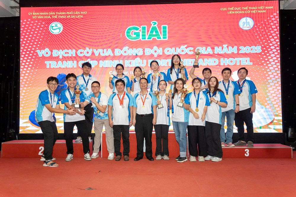 TP.HCM nhất toàn đoàn Giải cờ vua đồng đội quốc gia 2025 - Ảnh 1. TP.HCM nhất toàn đoàn Giải cờ vua đồng đội quốc gia 2025 - Ảnh 1.