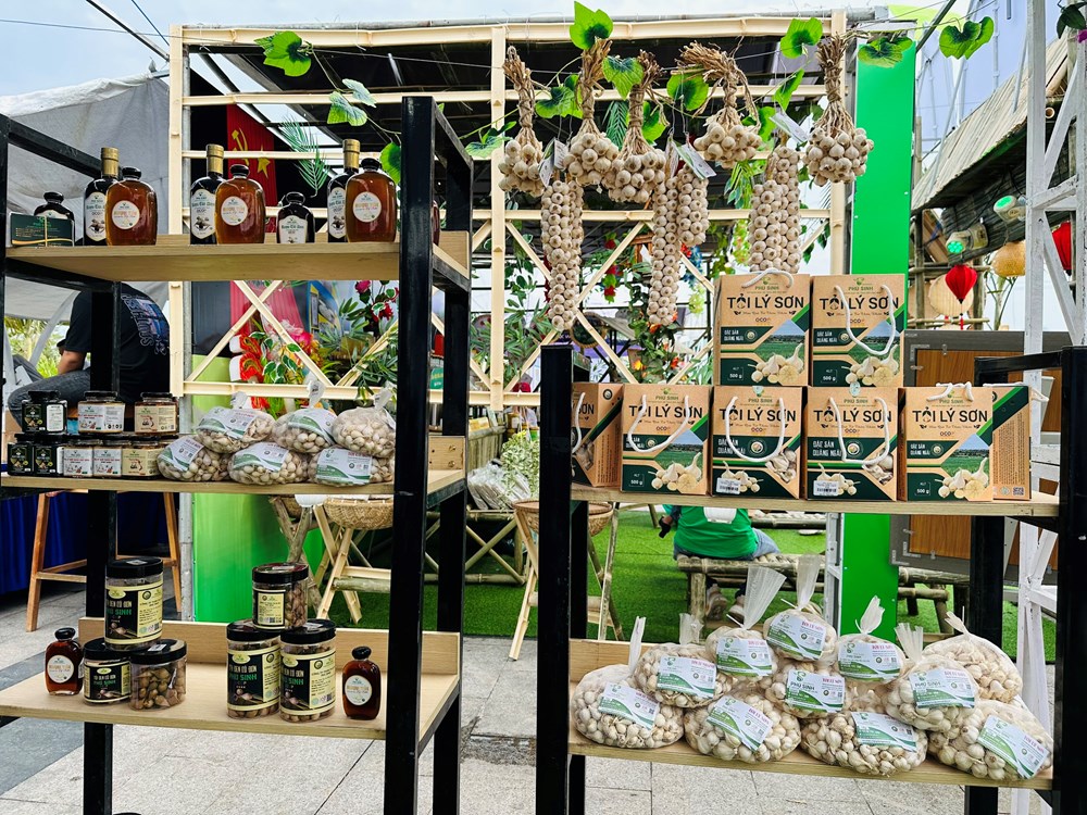Quảng Ngãi gắn kết sản phẩm OCOP với dịch vụ du lịch nông thôn - Ảnh 1. Quảng Ngãi gắn kết sản phẩm OCOP với dịch vụ du lịch nông thôn - Ảnh 1.