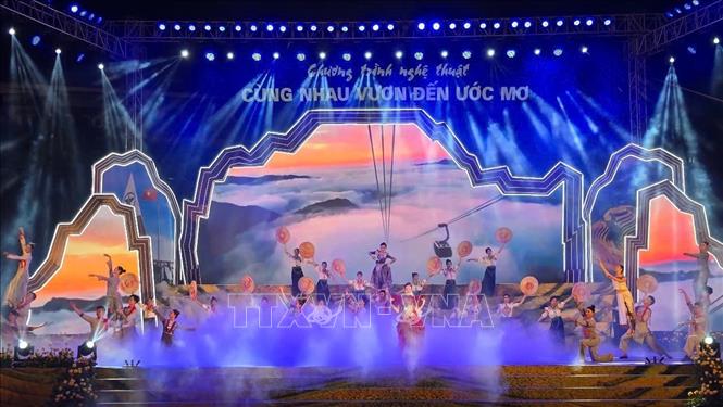 Chương trình nghệ thuật 'Cùng nhau vươn tới ước mơ' chào mừng thành lập tỉnh Lào Cai mới - Ảnh 3. Chương trình nghệ thuật 'Cùng nhau vươn tới ước mơ' chào mừng thành lập tỉnh Lào Cai mới - Ảnh 3.