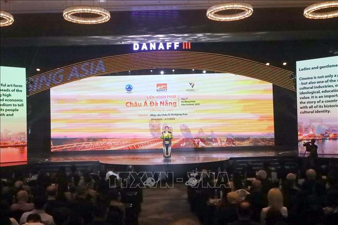 Khai mạc Liên hoan phim Châu Á Đà Nẵng lần thứ III - Ảnh 2. Khai mạc Liên hoan phim Châu Á Đà Nẵng lần thứ III - Ảnh 2.