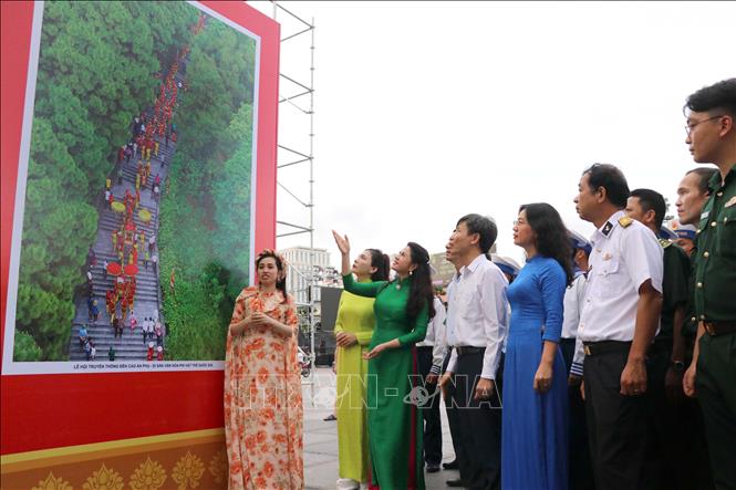 Triển lãm ảnh 'Hải Phòng - Hội tụ bản sắc, khẳng định vị thế, kiến tạo tương lai' - Ảnh 2.