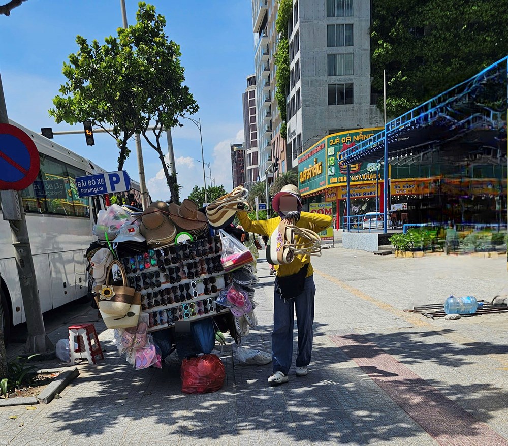Đà Nẵng: Giữ gìn hình ảnh điểm đến văn minh trong mùa cao điểm du lịch - Ảnh 1. Đà Nẵng: Giữ gìn hình ảnh điểm đến văn minh trong mùa cao điểm du lịch - Ảnh 1.