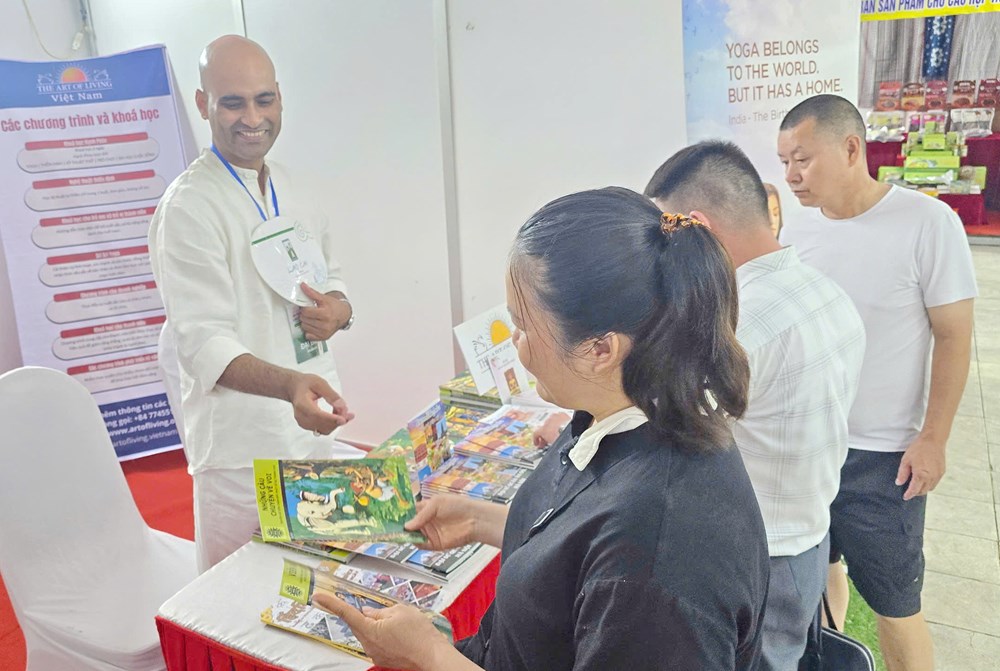 130 gian hàng tham gia Hội chợ Du lịch quốc tế Lào Cai 2025 - Ảnh 4. 130 gian hàng tham gia Hội chợ Du lịch quốc tế Lào Cai 2025 - Ảnh 4.