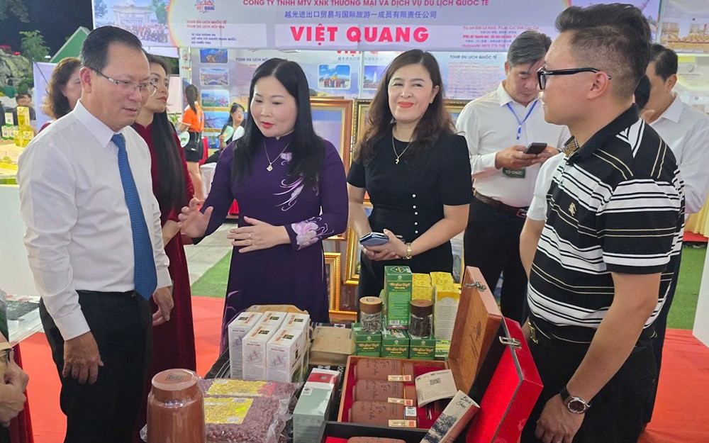 130 gian hàng tham gia Hội chợ Du lịch quốc tế Lào Cai 2025