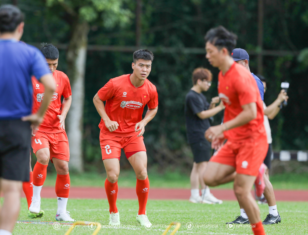 Asian Cup 2027: Đội tuyển Việt Nam tăng tốc trước trận quyết đấu với Malaysia - Ảnh 1. Asian Cup 2027: Đội tuyển Việt Nam tăng tốc trước trận quyết đấu với Malaysia - Ảnh 1.