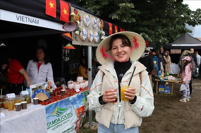 Tỏa sáng hương vị Việt tại Lễ hội văn hóa ẩm thực Praha 2025 - Ảnh 3. Tỏa sáng hương vị Việt tại Lễ hội văn hóa ẩm thực Praha 2025 - Ảnh 3.