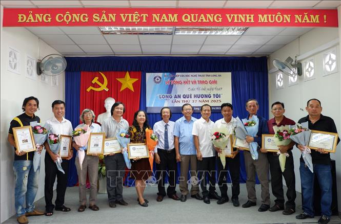 Giới thiệu vẻ đẹp về mảnh đất, con người Long An qua ảnh - Ảnh 4. Giới thiệu vẻ đẹp về mảnh đất, con người Long An qua ảnh - Ảnh 4.