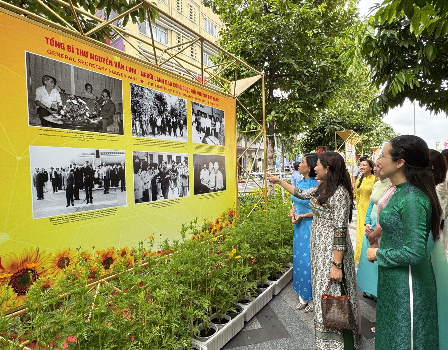 TP Hồ Chí Minh: Khai mạc triển lãm ảnh về Tổng Bí thư Nguyễn Văn Linh - Ảnh 7.