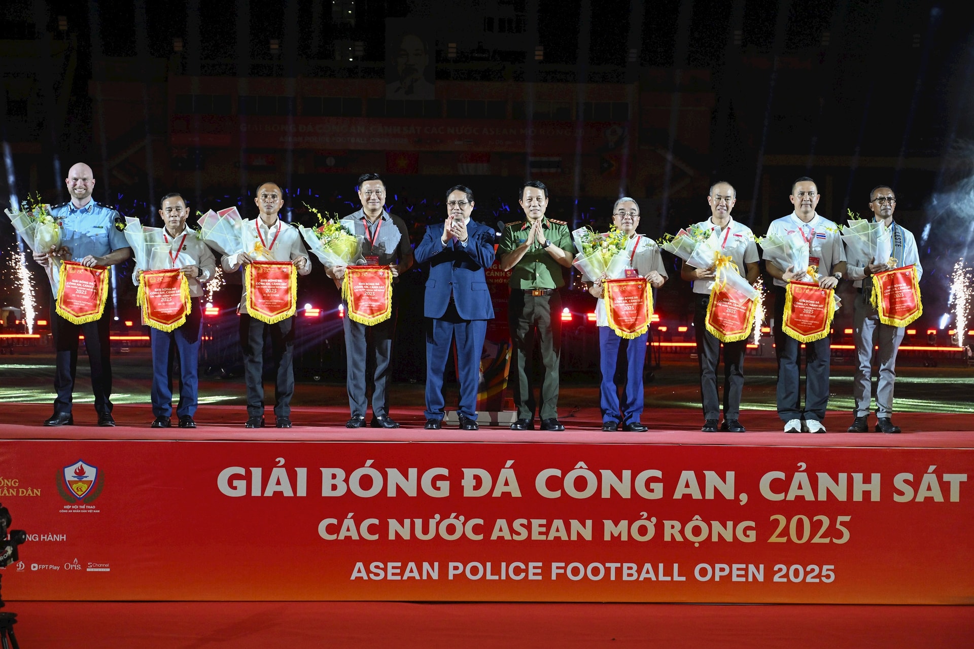 Khai mạc Giải bóng đá Công an, Cảnh sát các nước ASEAN mở rộng 2025 - Ảnh 1. Khai mạc Giải bóng đá Công an, Cảnh sát các nước ASEAN mở rộng 2025 - Ảnh 1.
