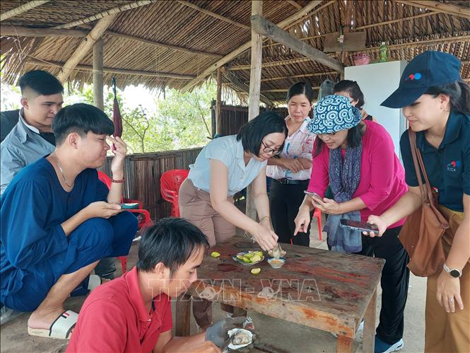 Vĩnh Long: Xu hướng xanh hóa trong ngành 'công nghiệp không khói' - Ảnh 1. Vĩnh Long: Xu hướng xanh hóa trong ngành 'công nghiệp không khói' - Ảnh 1.