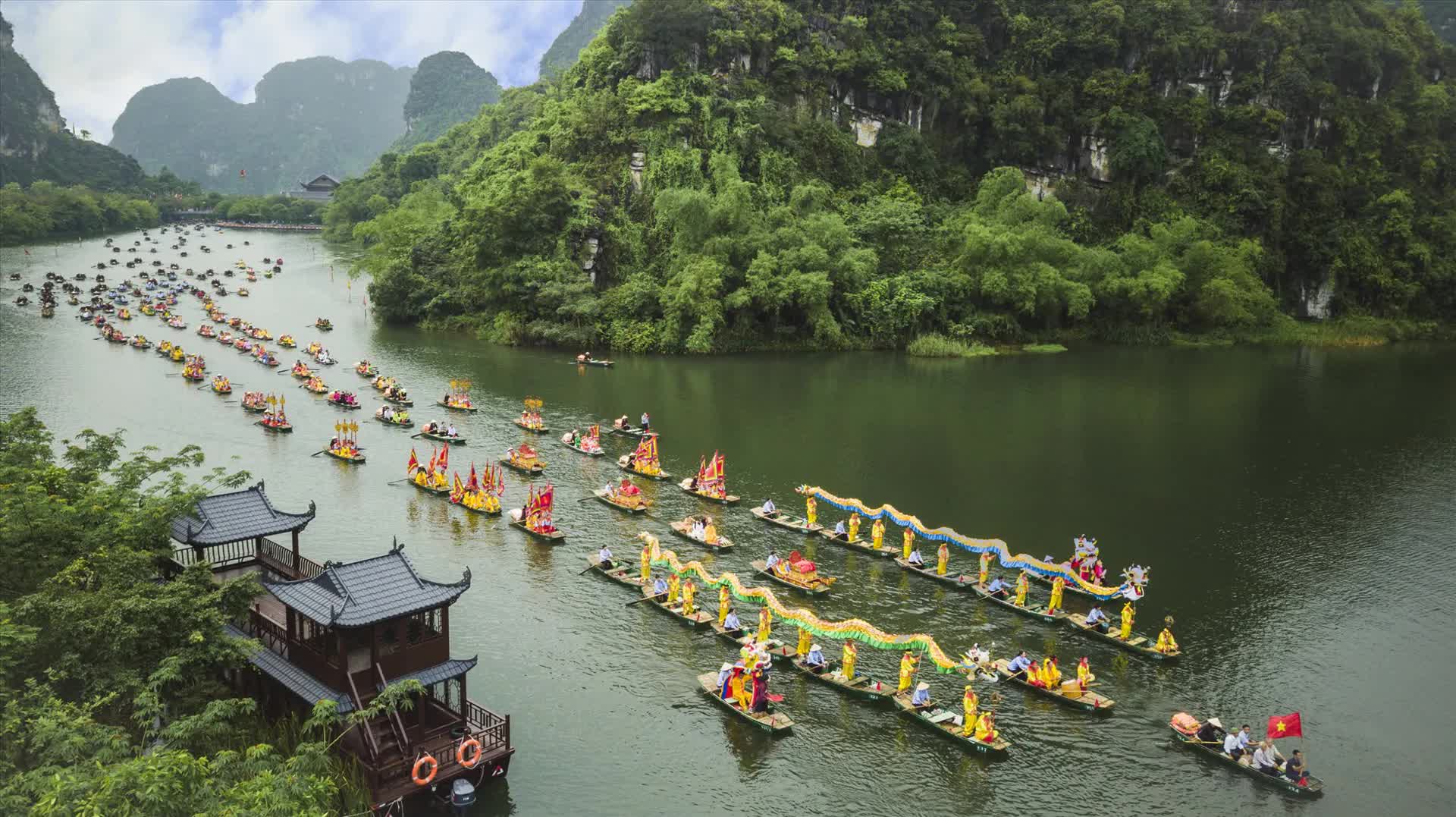 Đánh thức di sản lễ hội: Cơ hội vàng cho du lịch Ninh Bình - Ảnh 1. Đánh thức di sản lễ hội: Cơ hội vàng cho du lịch Ninh Bình - Ảnh 1.