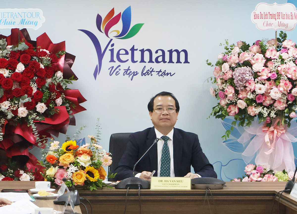 Việt - Nga tăng cường hợp tác du lịch, tạo thuận lợi cho du khách qua lại hai nước - Ảnh 1. Việt - Nga tăng cường hợp tác du lịch, tạo thuận lợi cho du khách qua lại hai nước - Ảnh 1.