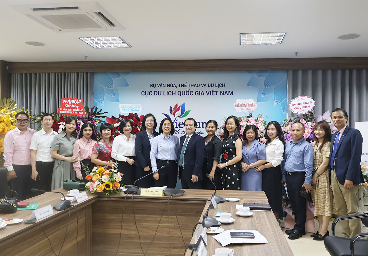 Việt - Nga tăng cường hợp tác du lịch, tạo thuận lợi cho du khách qua lại hai nước - Ảnh 6. Việt - Nga tăng cường hợp tác du lịch, tạo thuận lợi cho du khách qua lại hai nước - Ảnh 6.