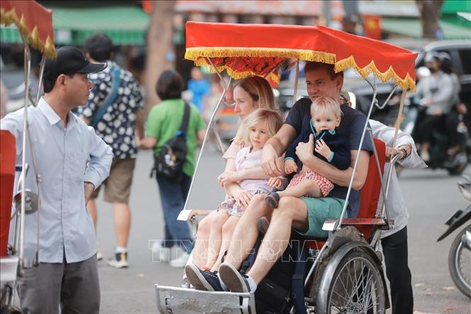 Hà Nội tăng tốc kích cầu du lịch: Mùa vàng bứt phá - Ảnh 3. Hà Nội tăng tốc kích cầu du lịch: Mùa vàng bứt phá - Ảnh 3.