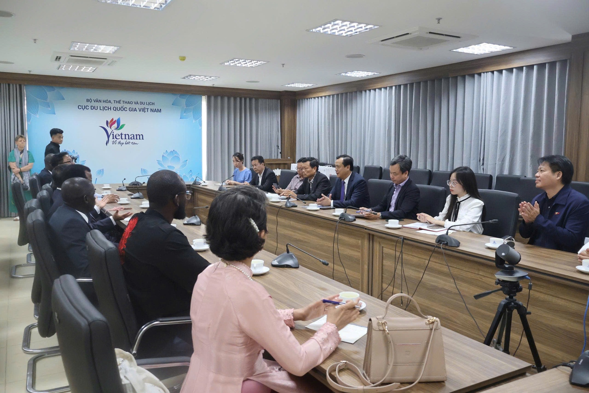 Thúc đẩy quảng bá du lịch, giao lưu văn hóa qua võ thuật - Ảnh 2. Thúc đẩy quảng bá du lịch, giao lưu văn hóa qua võ thuật - Ảnh 2.
