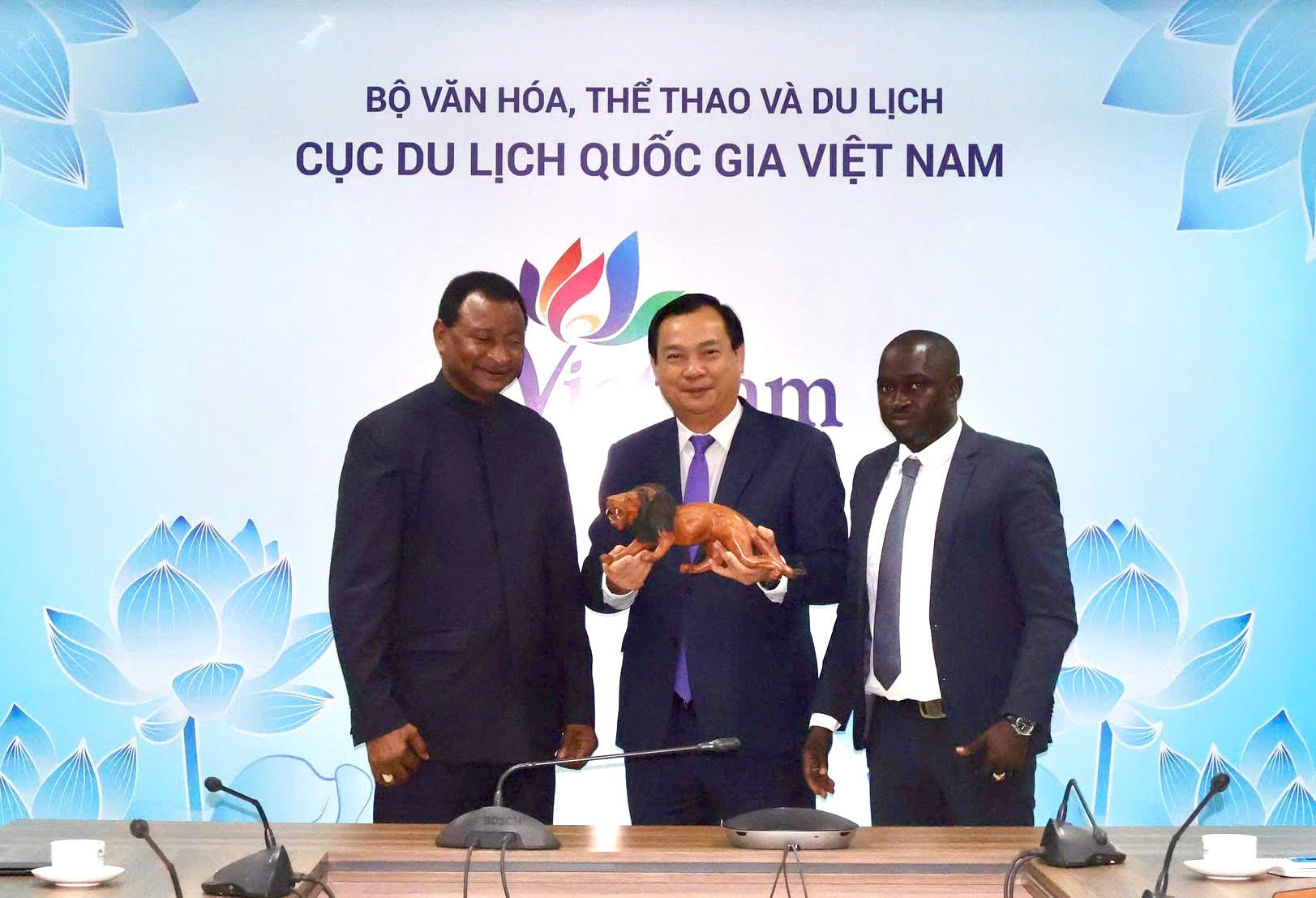 Thúc đẩy quảng bá du lịch, giao lưu văn hóa qua võ thuật - Ảnh 8. Thúc đẩy quảng bá du lịch, giao lưu văn hóa qua võ thuật - Ảnh 8.