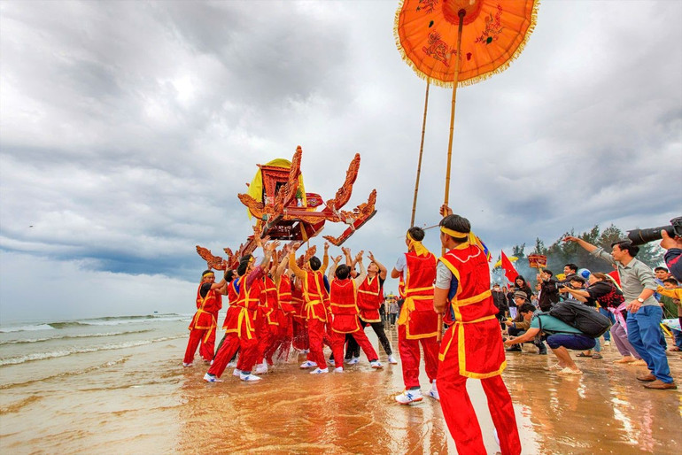 Phát động cuộc thi “Nghệ An hạnh phúc - Happy Nghệ An 2025” - Ảnh 2. Phát động cuộc thi “Nghệ An hạnh phúc - Happy Nghệ An 2025” - Ảnh 2.