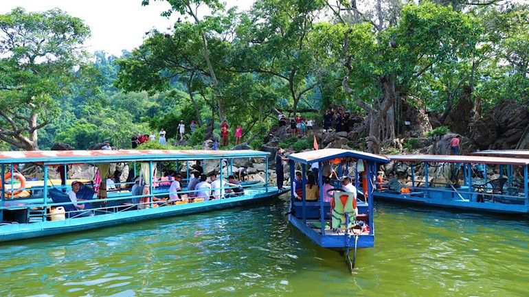 Thái Nguyên: Định hình du lịch ở thắng cảnh hồ Ba Bể - Ảnh 3. Thái Nguyên: Định hình du lịch ở thắng cảnh hồ Ba Bể - Ảnh 3.