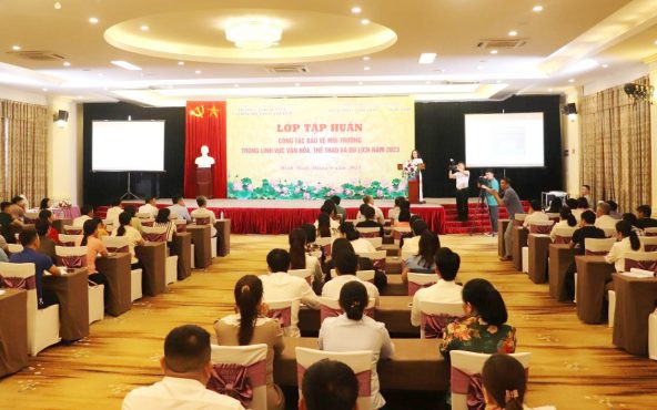 Tổ chức lớp tập huấn về công tác bảo vệ môi trường trong lĩnh vực VHTTDL tại TP.Hồ Chí Minh
