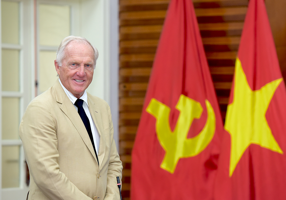 Huyền thoại Golf thế giới Greg Norman được bổ nhiệm Đại sứ Du lịch Việt Nam nhiệm kỳ 2025 - 2030 - Ảnh 5. Huyền thoại Golf thế giới Greg Norman được bổ nhiệm Đại sứ Du lịch Việt Nam nhiệm kỳ 2025 - 2030 - Ảnh 5.