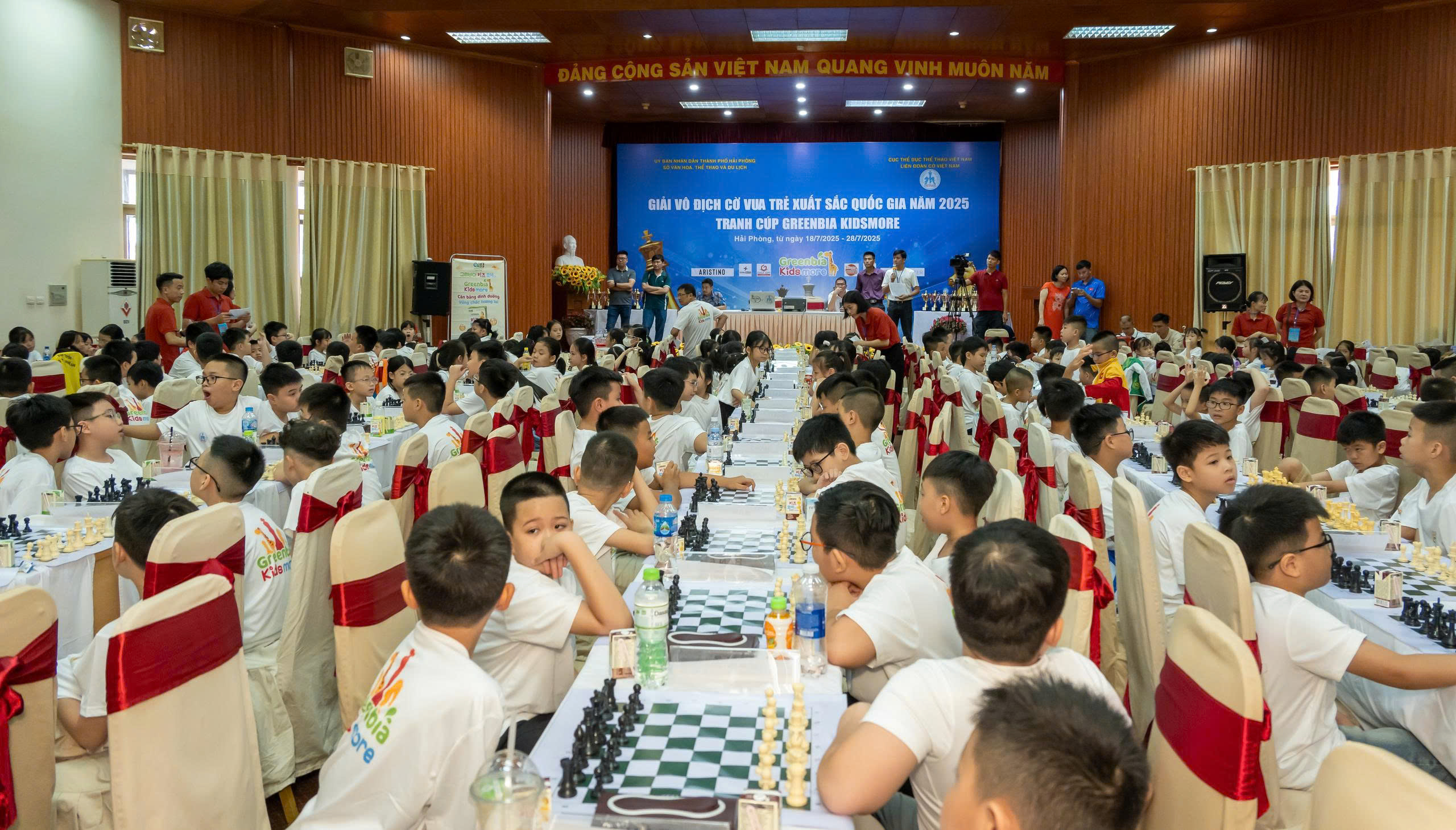 443 لاعباً ولاعبة يشاركون في بطولة الشطرنج الوطنية للشباب 2025 - صورة 2. 443 kỳ thủ dự Giải vô địch Cờ vua trẻ xuất sắc quốc gia 2025 - Ảnh 2.