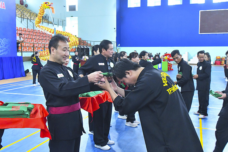 Công nhận thêm 17 võ sư 6 đẳng tại kỳ thi võ cổ truyền toàn quốc - Ảnh 1.