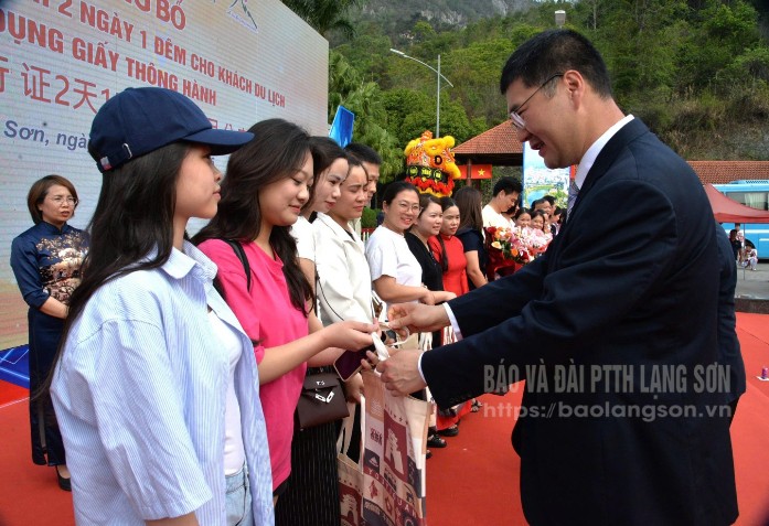 Lạng Sơn: Du lịch bằng giấy thông hành hút khách - Ảnh 2. Lạng Sơn: Du lịch bằng giấy thông hành hút khách - Ảnh 2.
