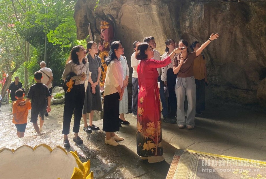 Lạng Sơn: Du lịch bằng giấy thông hành hút khách - Ảnh 3. Lạng Sơn: Du lịch bằng giấy thông hành hút khách - Ảnh 3.