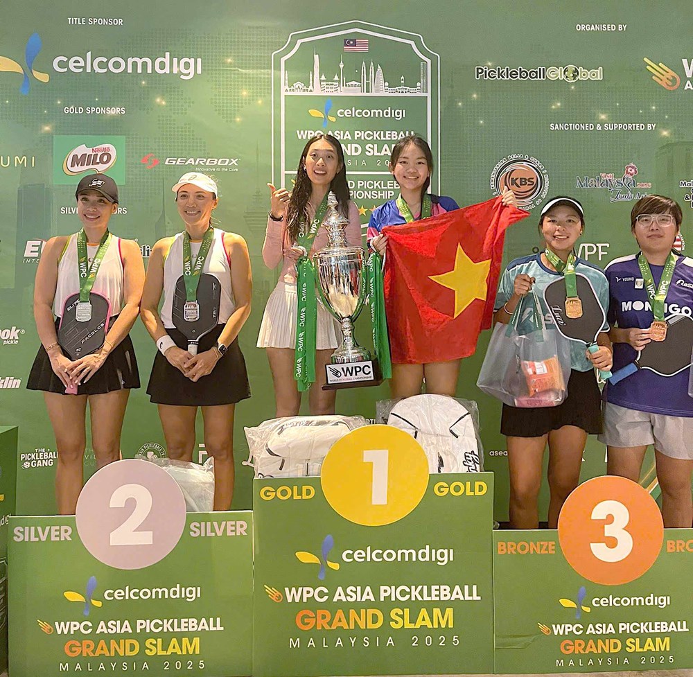 Tài năng 17 tuổi Jolie Lam vô địch World Pickleball Championship 2025 - Ảnh 1.