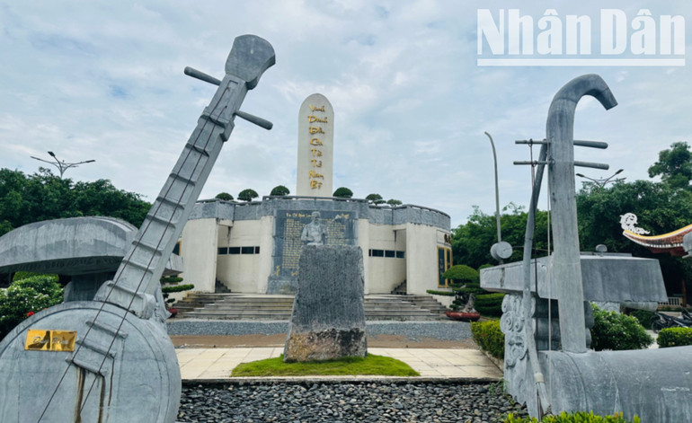 Cà Mau: Tiếp tục tu bổ các khu lưu niệm, di tích về nghệ thuật đờn ca tài tử - Ảnh 2. Cà Mau: Tiếp tục tu bổ các khu lưu niệm, di tích về nghệ thuật đờn ca tài tử - Ảnh 2.