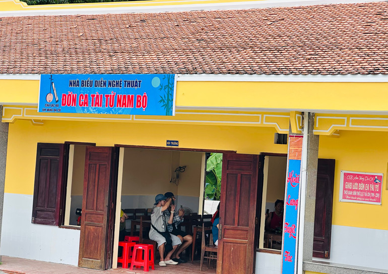 Cà Mau: Tiếp tục tu bổ các khu lưu niệm, di tích về nghệ thuật đờn ca tài tử - Ảnh 5. Cà Mau: Tiếp tục tu bổ các khu lưu niệm, di tích về nghệ thuật đờn ca tài tử - Ảnh 5.