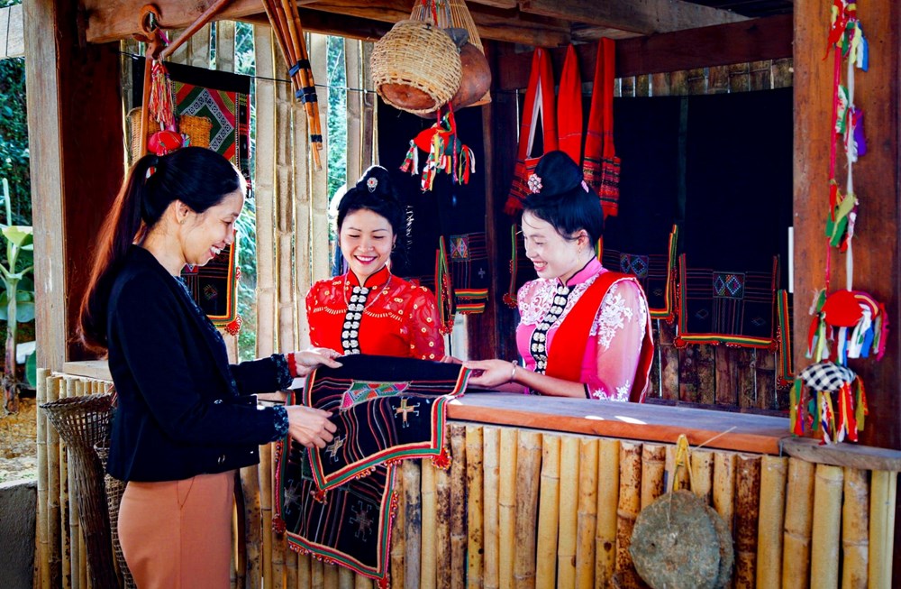 Điện Biên: Phấn đấu trở thành điểm sáng phát triển du lịch cộng đồng giàu bản sắc - Ảnh 5. Điện Biên: Phấn đấu trở thành điểm sáng phát triển du lịch cộng đồng giàu bản sắc - Ảnh 5.