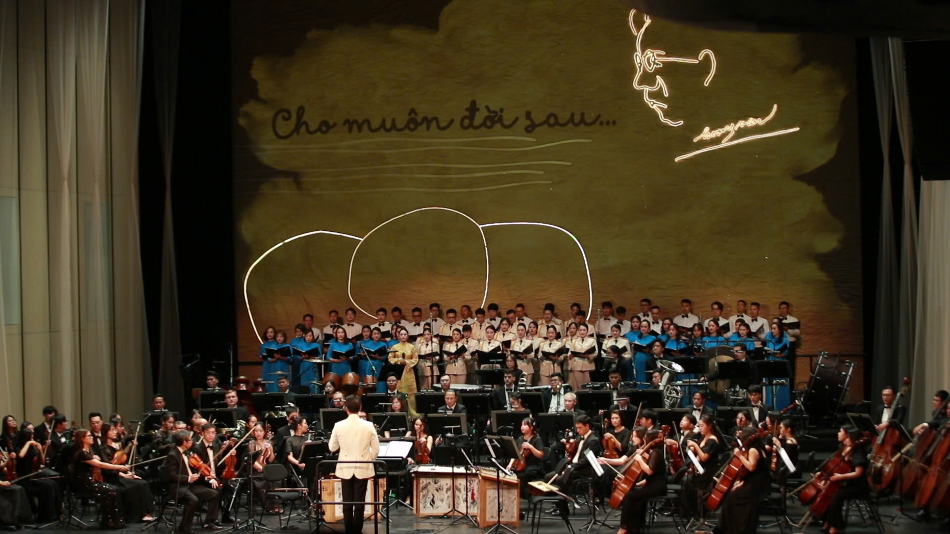 منح شهادة التراث الوثائقي العالمي لمجموعة الموسيقي هوانغ فان - صورة 3. Trao Bằng Di sản Tư liệu Thế giới đối với Bộ sưu tập của Nhạc sĩ Hoàng Vân - Ảnh 3.