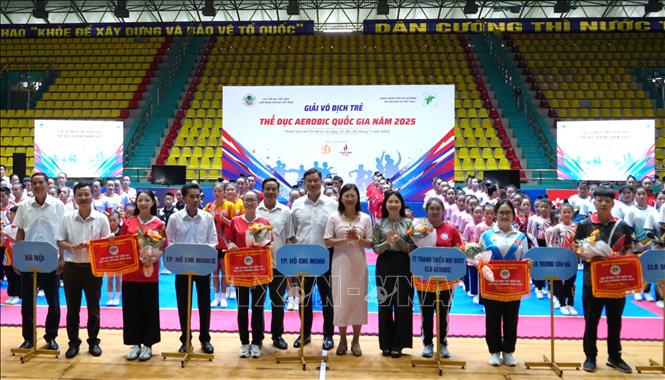 250 vận động viên tranh tài tại Giải trẻ quốc gia Aerobic 2025 - Ảnh 2. 250 vận động viên tranh tài tại Giải trẻ quốc gia Aerobic 2025 - Ảnh 2.