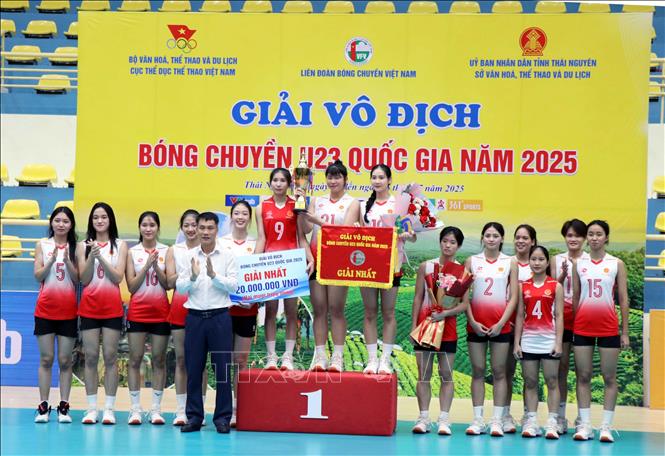 Bế mạc Giải Vô địch Bóng chuyền U23 quốc gia năm 2025 - Ảnh 2. Bế mạc Giải Vô địch Bóng chuyền U23 quốc gia năm 2025 - Ảnh 2.